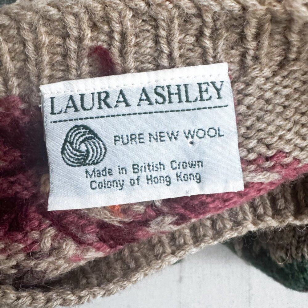 Vintage Laura Ashley Pure New wool Floral Pullover S/M/L LIKE NEW - Picture 9 of 9